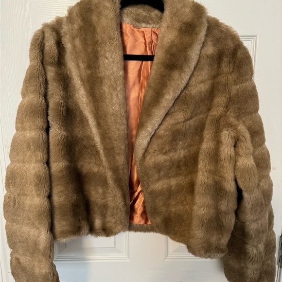80’s Tyber Man Made Fur Short Coat. Size M - Picture 6 of 7